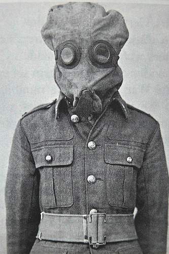 Early WW1 British Cloth Gas Mask - Has anyone got one ?