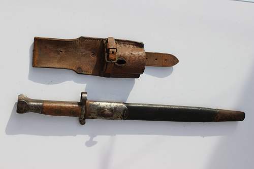 1888 pattern bayonet with P1914 pattern frog