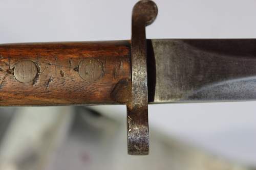 1888 pattern bayonet with P1914 pattern frog